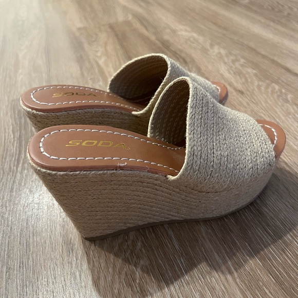 Woven Wedges - Picture 4 of 4